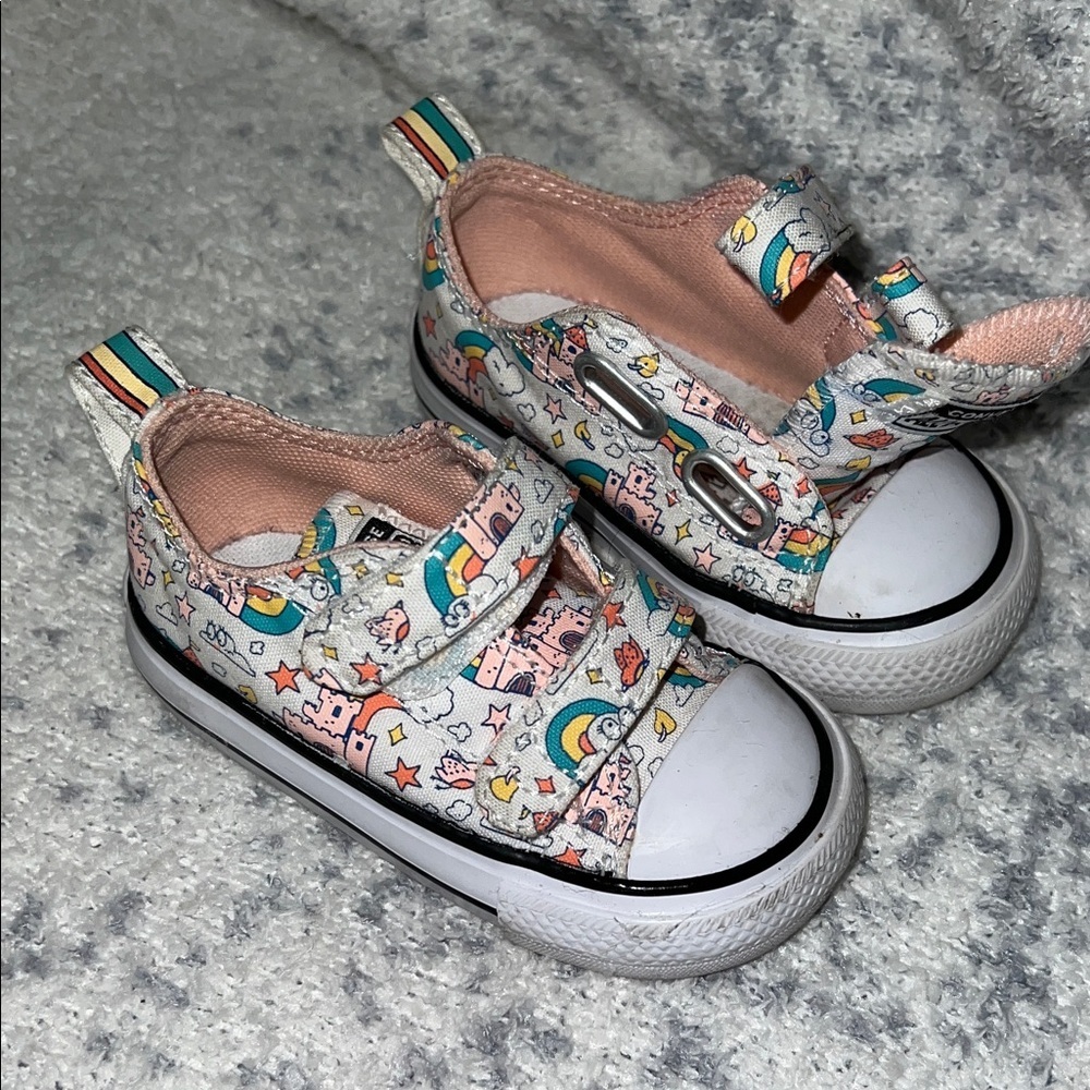 Converse Chuck Taylor All Star Rainbow Castle 2v Toddler size 4 US